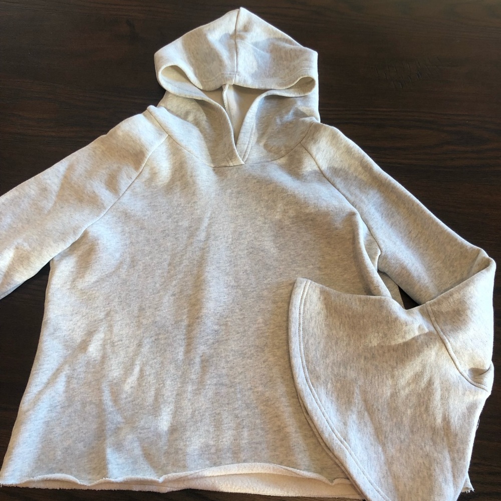 Cropped Hoodie with detailed sleeves